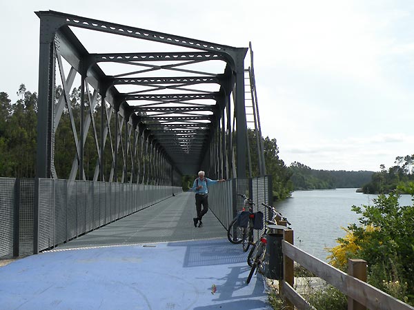 Ponte sobre o rio Dão